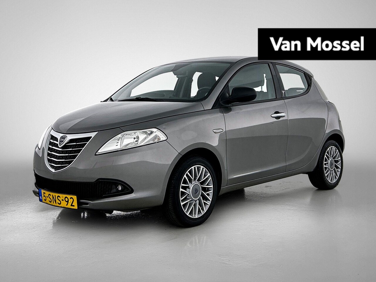 Lancia Y(psilon) - Ypsilon 0.9 TwinAir Silver Plus | Airconditioning | Lichtmetaal Velgen | Parkeersensoren A - AutoWereld.nl
