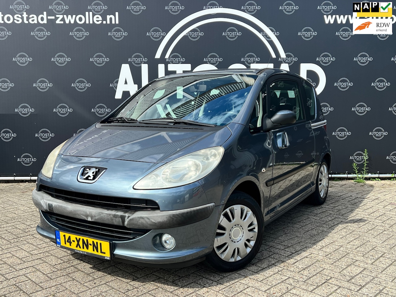 Peugeot 1007 - 1.4 Gentry NL-Auto/NAP/APK/Airco/2 Elektrische Schuif Deuren - AutoWereld.nl