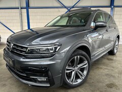 Volkswagen Tiguan - 2.0 TSI 220PK 4Motion Highline PANO|AUTOMAAT|R-LINE|CAM|TREKHAAK