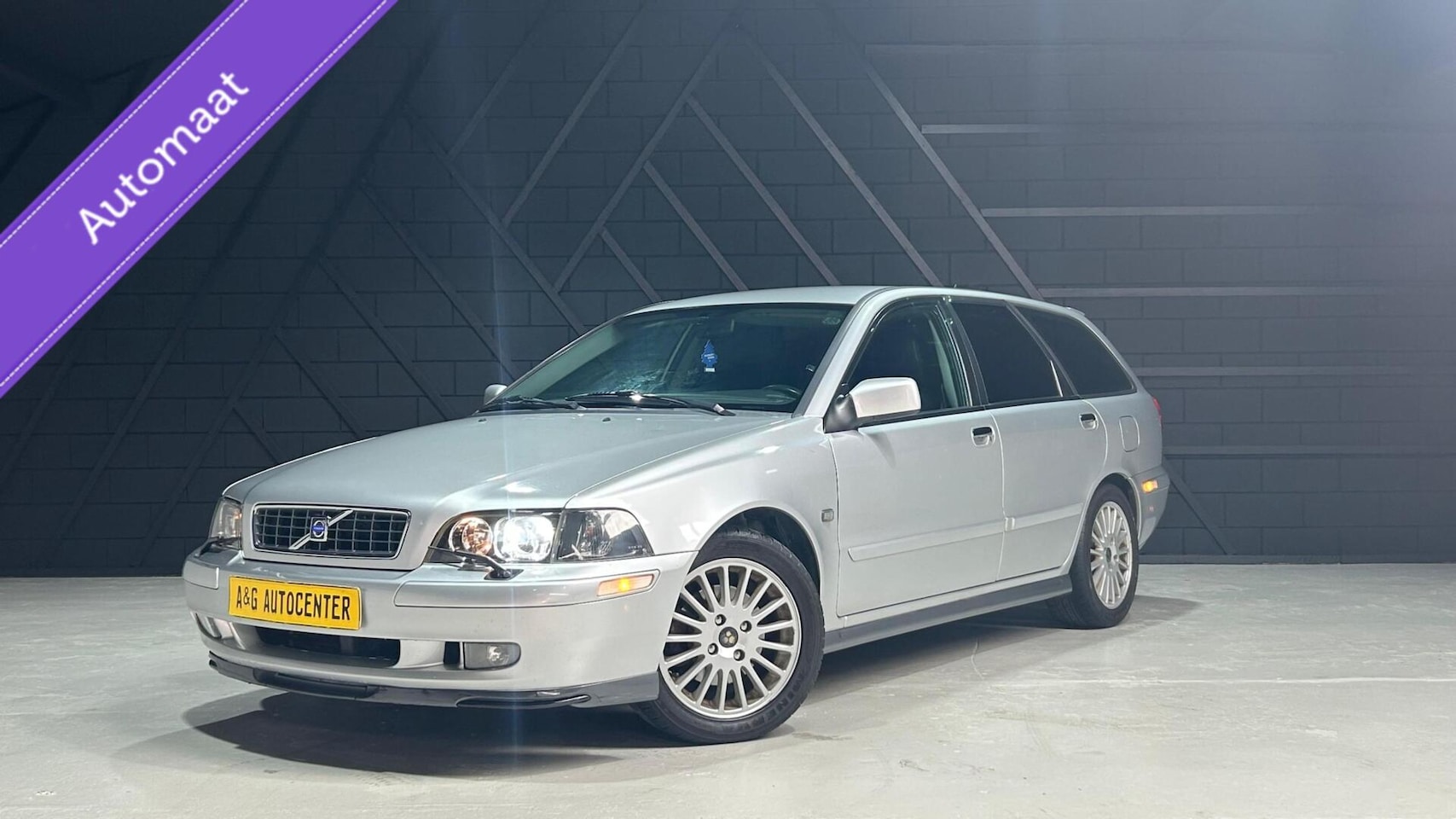 Volvo V40 - 2.0 T Sports Edition/Airco/Camera/Led/Leer/163PK - AutoWereld.nl