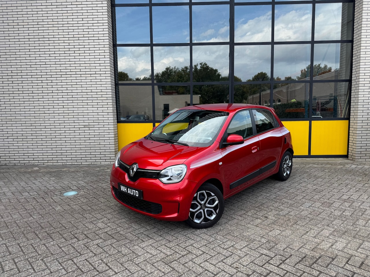 Renault Twingo - Collection, Airco, Stoelverwarming & 4 seizoenen banden - AutoWereld.nl