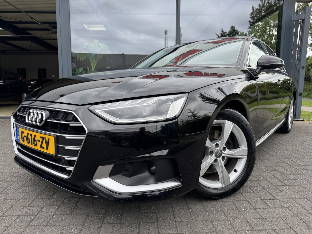 Audi A4 Limousine - 35 TFSI Launch edition Business - AutoWereld.nl