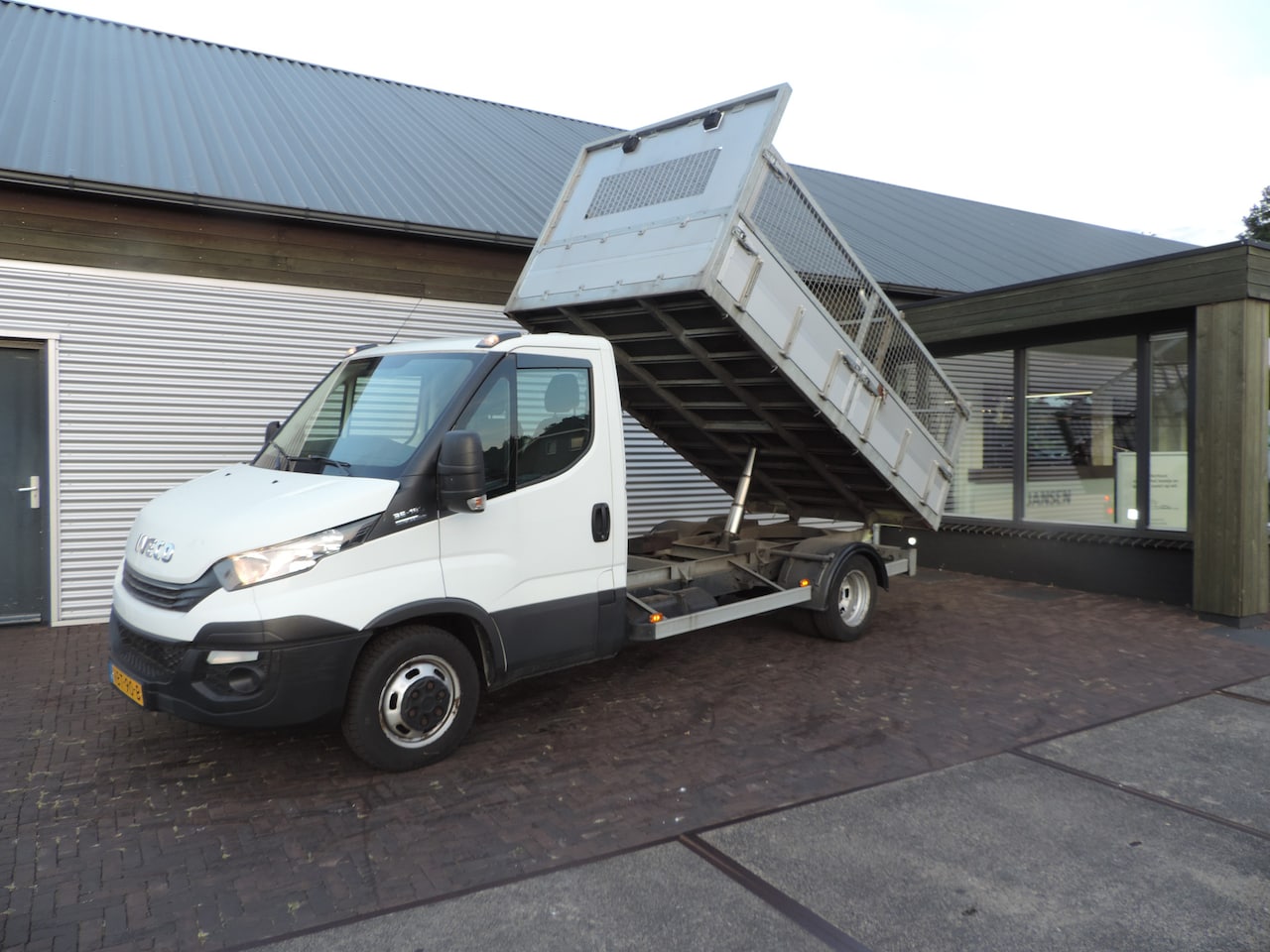 Iveco Daily - 35C18 3.0 375 35C18 3.0 375 - AutoWereld.nl