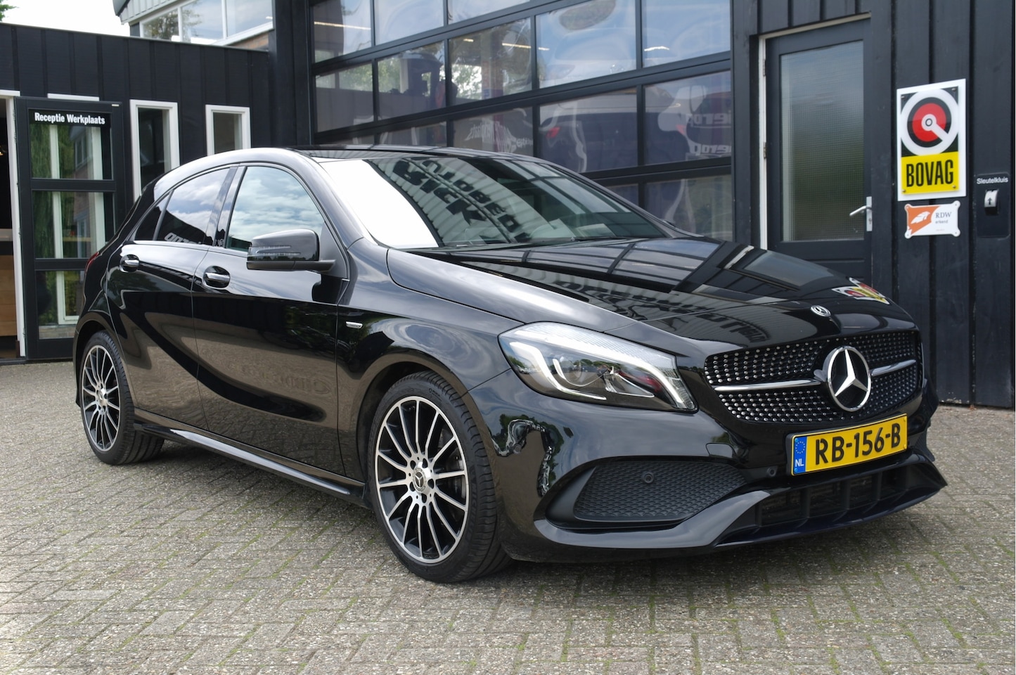 Mercedes-Benz A-klasse - 160 AMG-Pakket | NL-Auto | Dealer Onderhouden | Cruise | Camera |18" - AutoWereld.nl