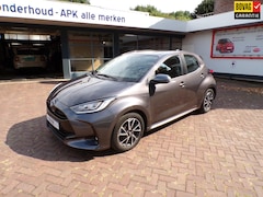 Toyota Yaris - 1.5 Hybrid Dynamic Navi./Apple Car Play/Android/16'LMV/A.R Camera/Climate Control/Cruise C