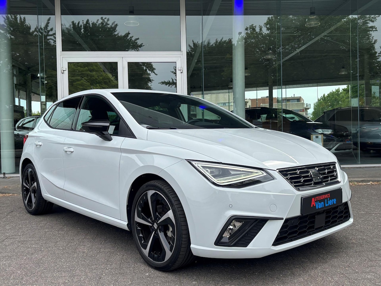 SEAT Ibiza - 1.0 TSI 110pk FR Business Intense Plus DSG|LED|18"|Carplay|Rijklaar incl.garantie - AutoWereld.nl