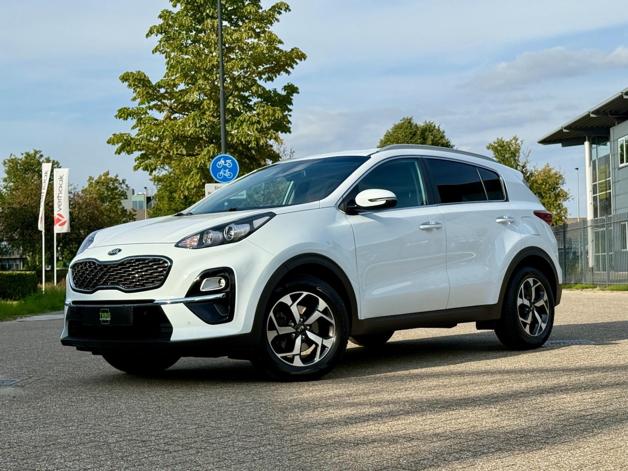 Kia Sportage - 1.6 TGDI Vision , Automaat , Trekhaak, veel opties! - AutoWereld.nl