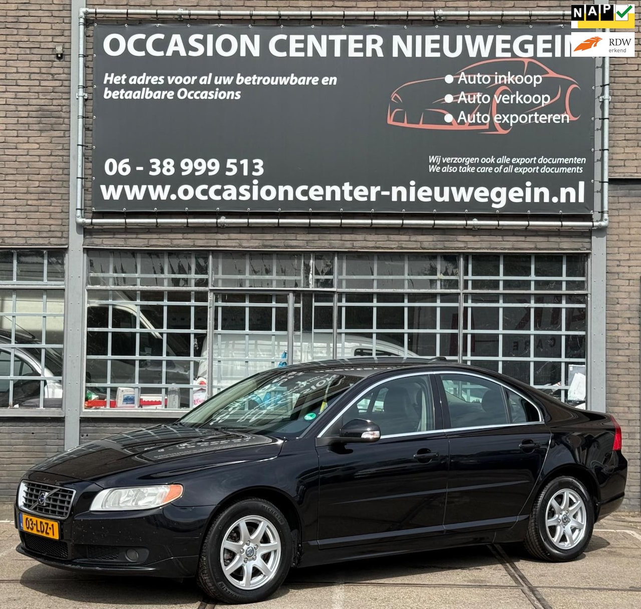 Volvo S80 - 2.4 D5 AUT 2007 Zwart Airco/Leder/LMV/PDC/APK! - AutoWereld.nl