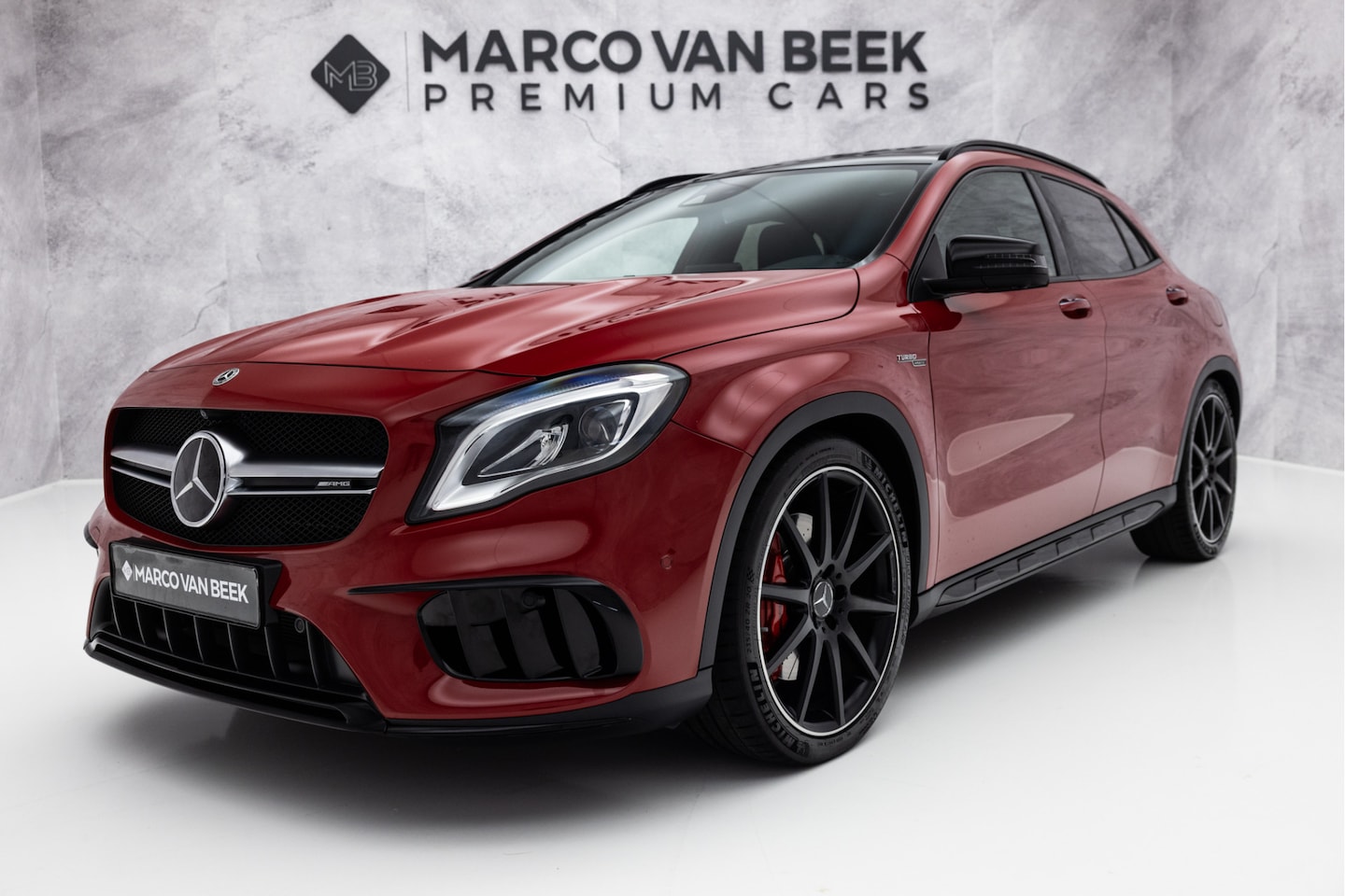 Mercedes-Benz GLA-Klasse - AMG 45 4MATIC 381 PK Premium+ | Pano | Sportuitlaat | Memory - AutoWereld.nl