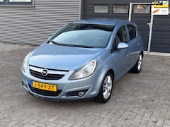 Opel Corsa - 1.2-16V Essentia LEUKE VELGEN - NWE APK - AIRCO - NAVI