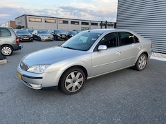 Ford Mondeo - 2.0-16V Ghia Executive