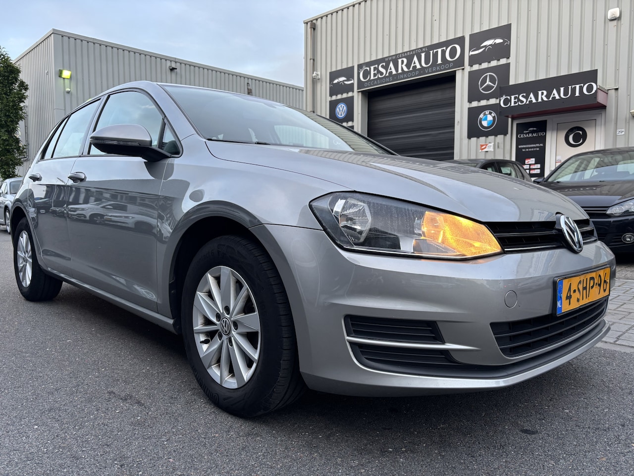Volkswagen Golf - 1.2 TSI 5 DEURS / 180 DKM / DEALER ONDERHOUDEN - AutoWereld.nl