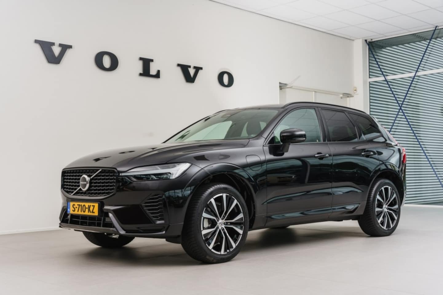 Volvo XC60 - T8 AWD Plug-in hybrid Ultimate Dark - AutoWereld.nl