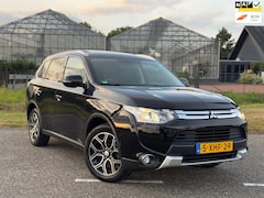 Mitsubishi Outlander - 2.0 Instyle 4WD Bi-Xenon | Leder | Navi | Cruise | Schuifdak | 2e Eig