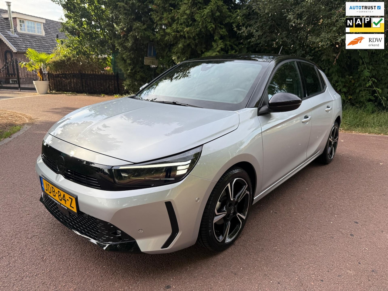 Opel Corsa - 1.2 GS Sport Camera / LED / Panorama/ Airco / Navi - AutoWereld.nl