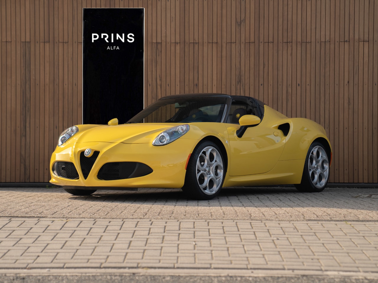 Alfa Romeo 4C Spider - 1750TBI TCT | 1e eigenaar - AutoWereld.nl