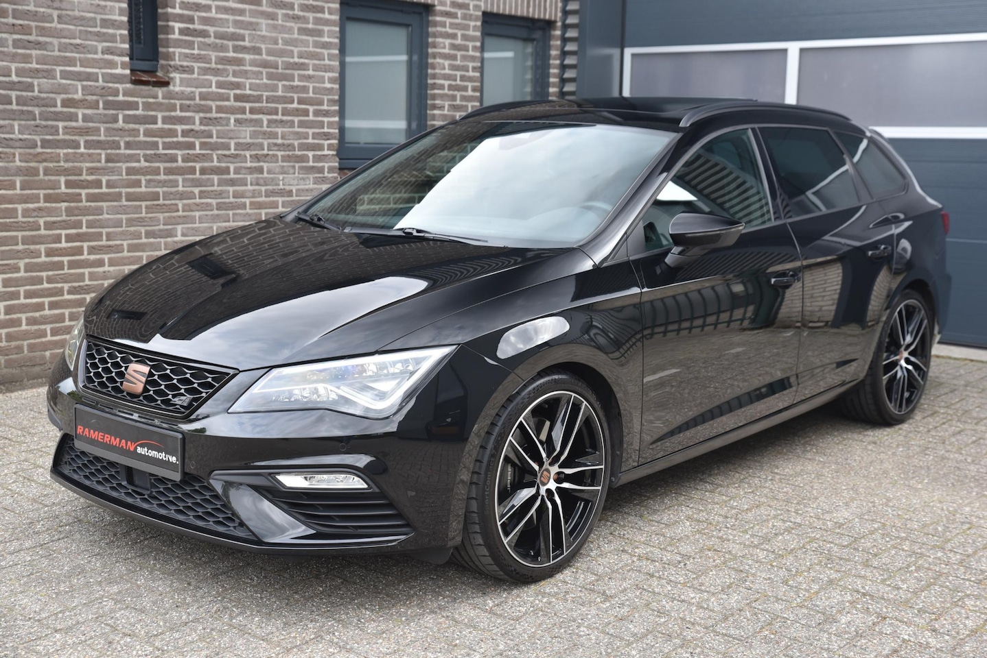 SEAT Leon ST - 2.0 TSI 4DRIVE CUPRA Ultimate Edition Schaalstoelen - Pano - AutoWereld.nl