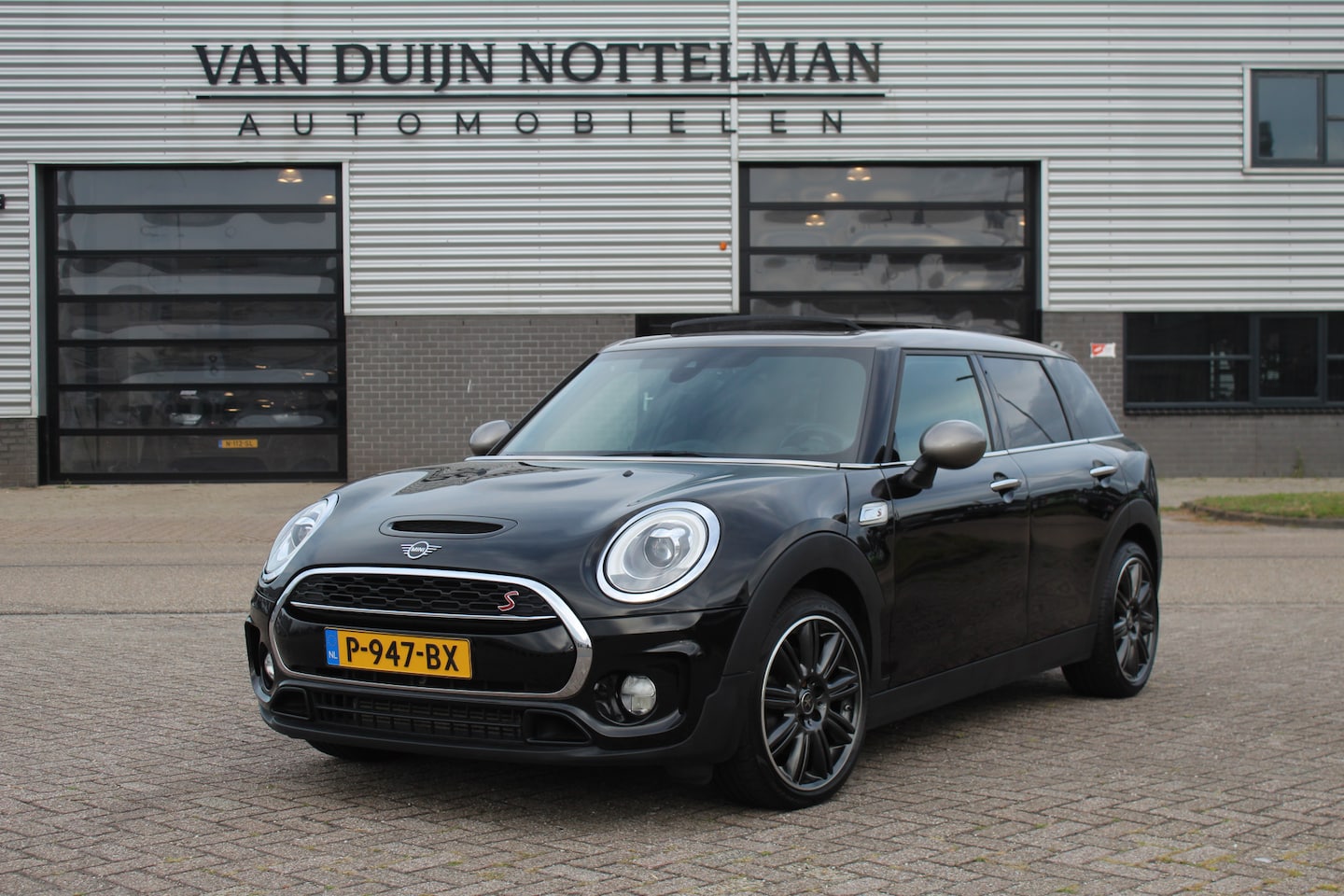 MINI Clubman - 2.0 Cooper S Knightsbridge Edition / Panoramadak / Harman Kardon - AutoWereld.nl