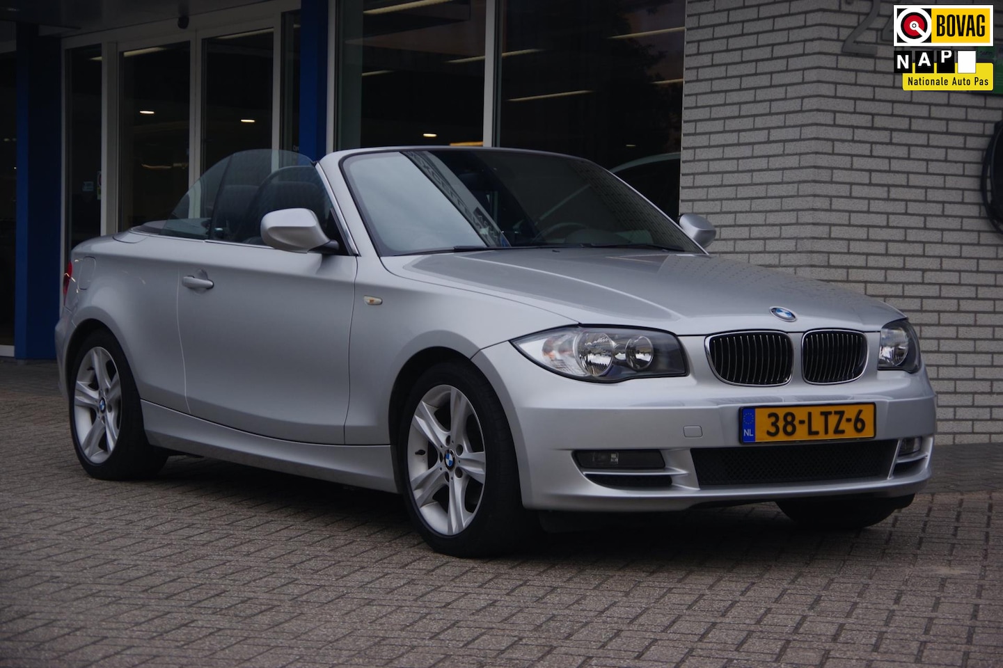 BMW 1-serie Cabrio - 118i Executive Stoelverwarming Cruise controle - AutoWereld.nl