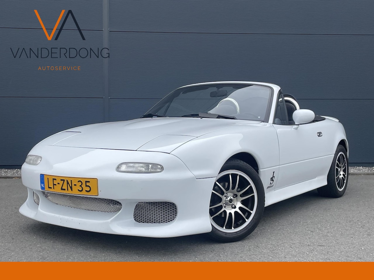 Mazda MX-5 - 1.6i-16V | Special custom made | - AutoWereld.nl