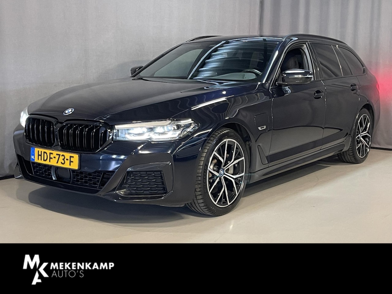 BMW 5-serie Touring - 530e High Executive M Sport 19"/Stoel + stuurverwarming/Adaptieve cruise/LED/Camera/Apple - AutoWereld.nl