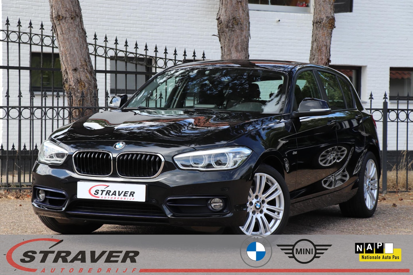 BMW 1-serie - 118i Edition Sport Line Shadow Executive |M-Pakket velgen - AutoWereld.nl