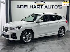 BMW X1 - SDrive18i M Pakket / Navigatie full map / Cruise control / Climate control / etc