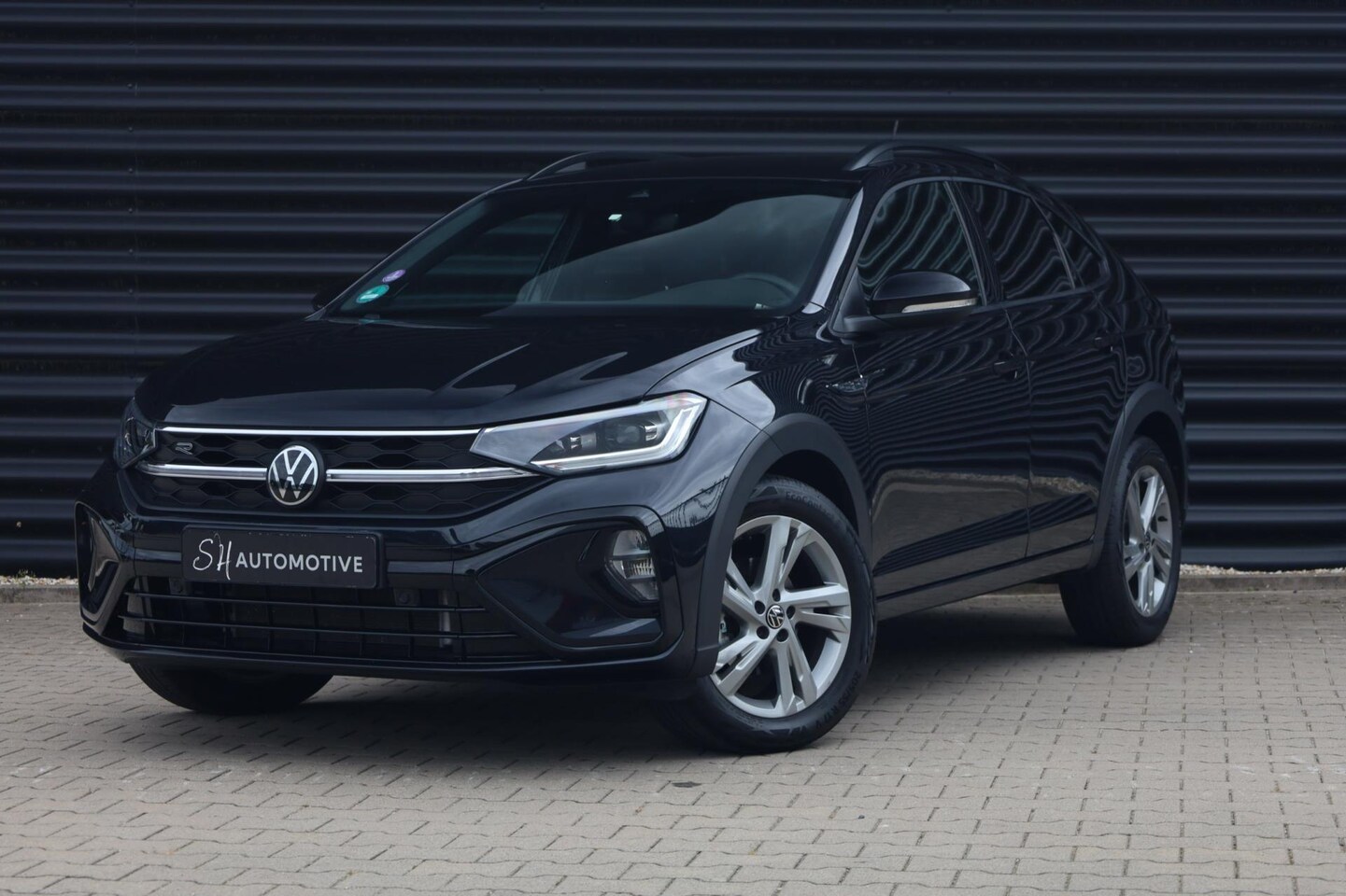 Volkswagen Taigo - 1.0 TSI R-Line Business / Carplay / Camera / Alcantara - AutoWereld.nl