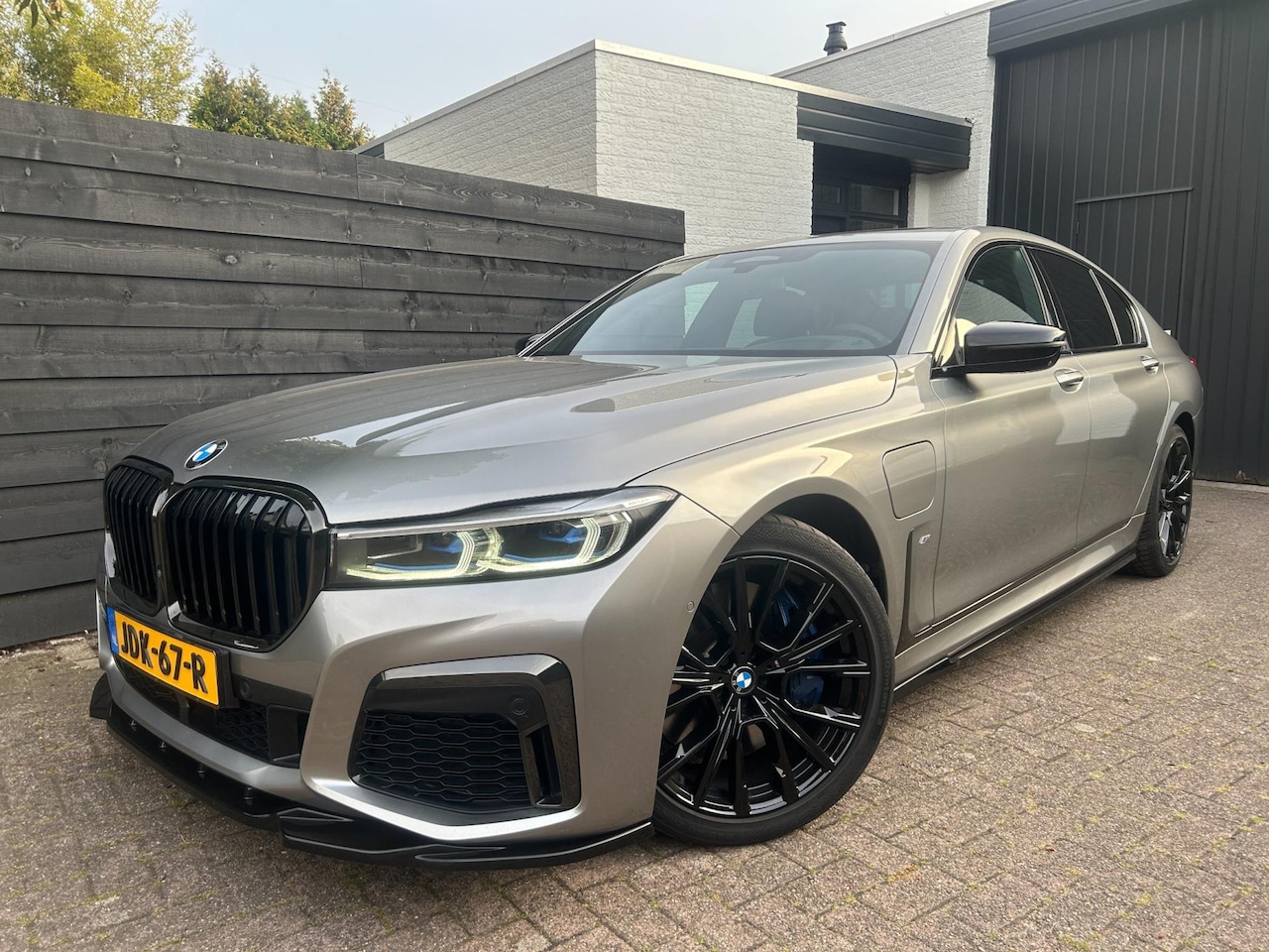 BMW 7-serie - 745e High Executive 745e High Executive, M-Sport, B&W, Bomvol - AutoWereld.nl