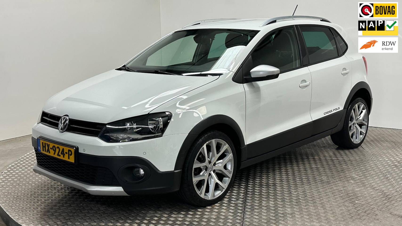 Volkswagen Polo - 1.2 TSI Cross automaat benzine navigatie parkeersensoren cruisecontrole - AutoWereld.nl