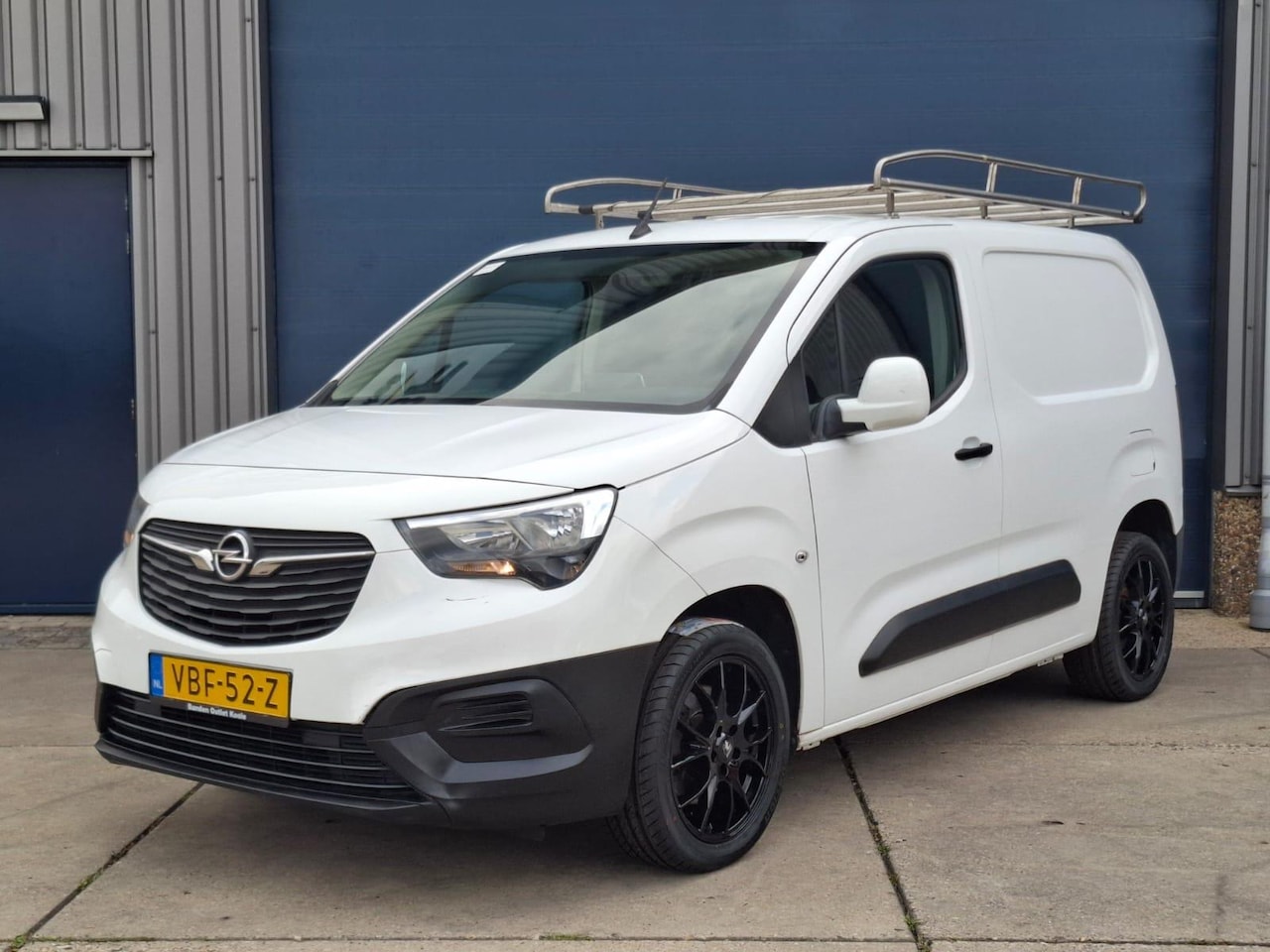 Opel Combo - 1.6D L1H1 Edition AIRCO / CRUISE CONTROLE / NAVI / IMPERIAL / TREKHAAK - AutoWereld.nl