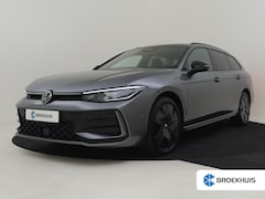 Volkswagen Passat Variant - 1.5 eHybrid R-Line Edition 272pk Trekhaak | Adaptief cruise control | Dodehoekdetectie | M