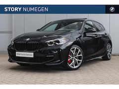 BMW 1-serie - 118i High Executive M Sport Automaat / Panoramadak / Sportstoelen / Achteruitrijcamera / A