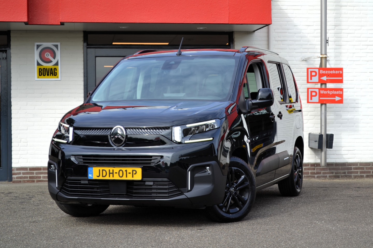 Citroën Berlingo - 1.2 110 Pk Style, Demo, Nieuwstaat, Fabrieksgarantie ! 1.500 km ! Benzine, Laatste kans - AutoWereld.nl