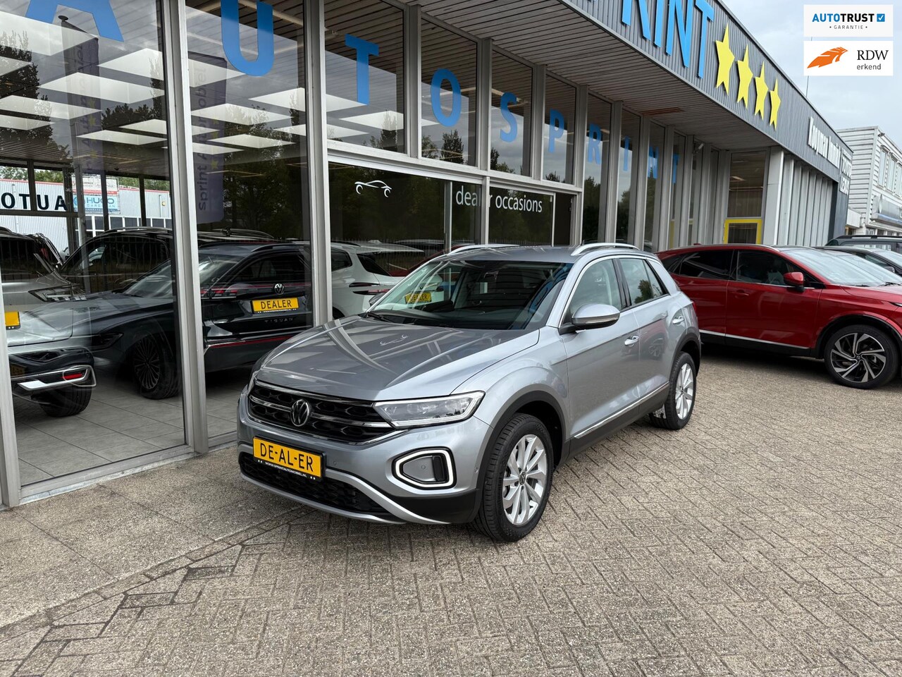 Volkswagen T-Roc - 1.5 TSI Style 150PK / CARPLAY / ACHTERUITRIJCAMERA / ELEKTRISCHE ACHTERKLEP - AutoWereld.nl