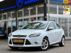Ford Focus - 1.0 Champions League Navi Nw APK Stoel VW Park.sensoren Airco LM velgen