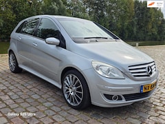 Mercedes-Benz B-klasse - 200 Automaat zeer netjes achteruit camera airco stoelverwarming cruis control