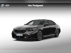 BMW M5 - Sedan | M Carbon-keramische remmen | Trekhaak | Driving Assistant Professional | Parking A