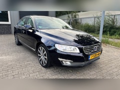 Volvo S80 - 2.0 T5 Summum Full options zeer nette auto, en zuinig.