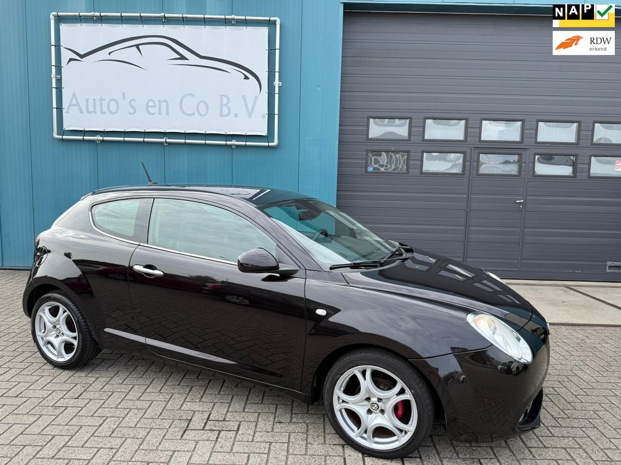 Alfa Romeo MiTo - 0.9 TwinAir Distinctive Leder Clima Cruise 17' Lm velgen Pdc NL Auto NAP Incl nw Apk 09-20 - AutoWereld.nl