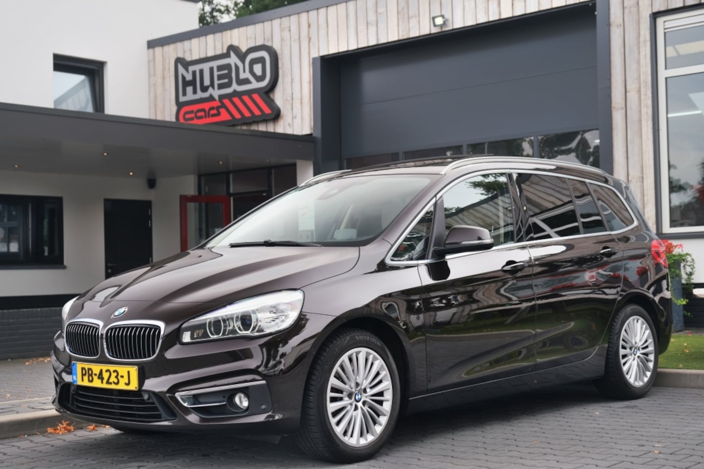 BMW 2-serie Gran Tourer - 220i High Exec. Pano, Leder, HUD - AutoWereld.nl