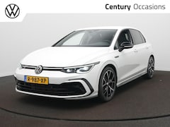 Volkswagen Golf - 1.5 eTSI R-Line Business / Adap. Cruise / Stoelverwarming / 18 Inch