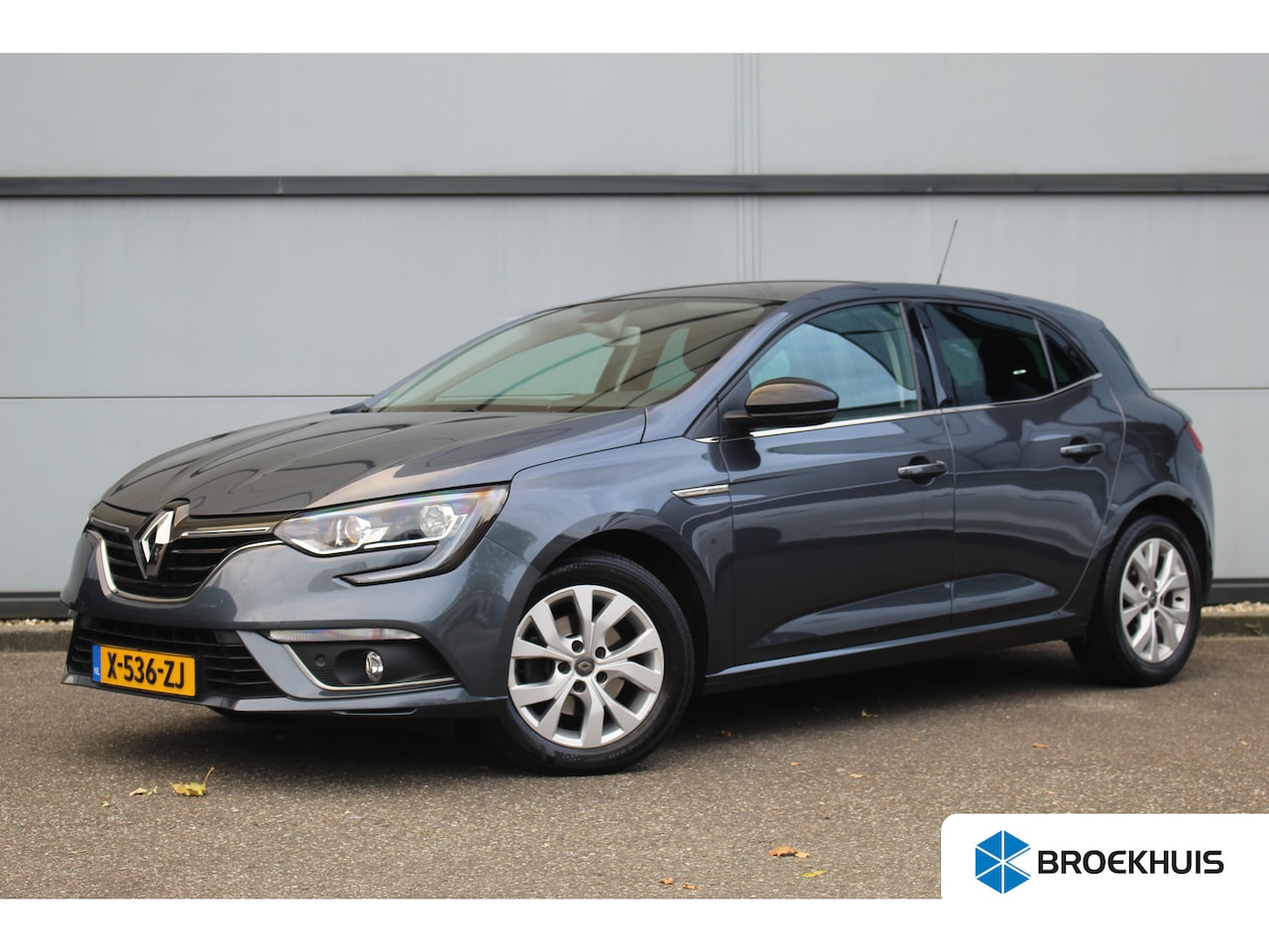 Renault Mégane - 1.3 TCe Limited | Navigatie | Trekhaak | 16" Lichtmetaal | Cruise | Airco | Getint Glas | - AutoWereld.nl