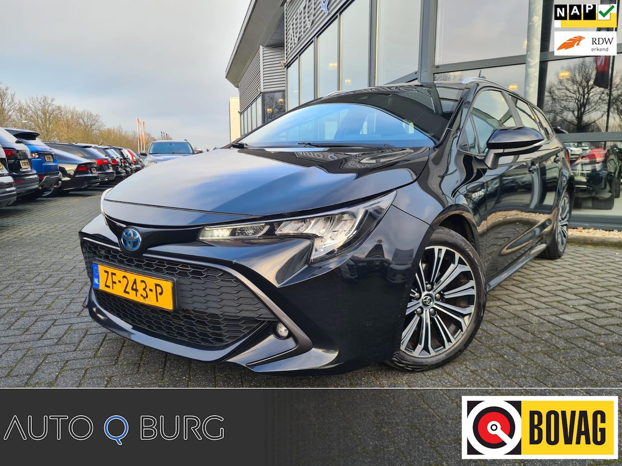 Toyota Corolla Touring Sports - 2.0 Hybrid First Edition | ACTIE PRIJS| Automaat | Climate | Trekhaak | Navi | Keyless | - AutoWereld.nl
