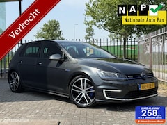 Volkswagen Golf - 1.4 TSI GTE | Leer | Stoelverwarming | PDC