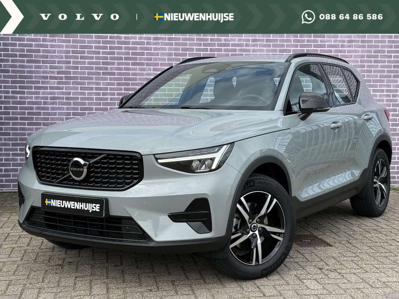 Volvo XC40 - 2.0 B4 Plus Dark | Nieuw Binnen | Trekhaak | Camera | Harman/Kardon |  Keyless Entry/start - AutoWereld.nl
