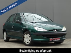 Peugeot 206 - 1.4 XR * LAGE KM * NIEUWE APK en KOPPELING