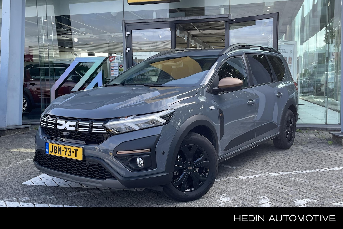 Dacia Jogger - 1.6 Hybrid 140PK Extreme 7p. AUTOMAAT | NAVIGATIE | CARPLAY | DODEHOEK | CAMERA | SENSOREN - AutoWereld.nl