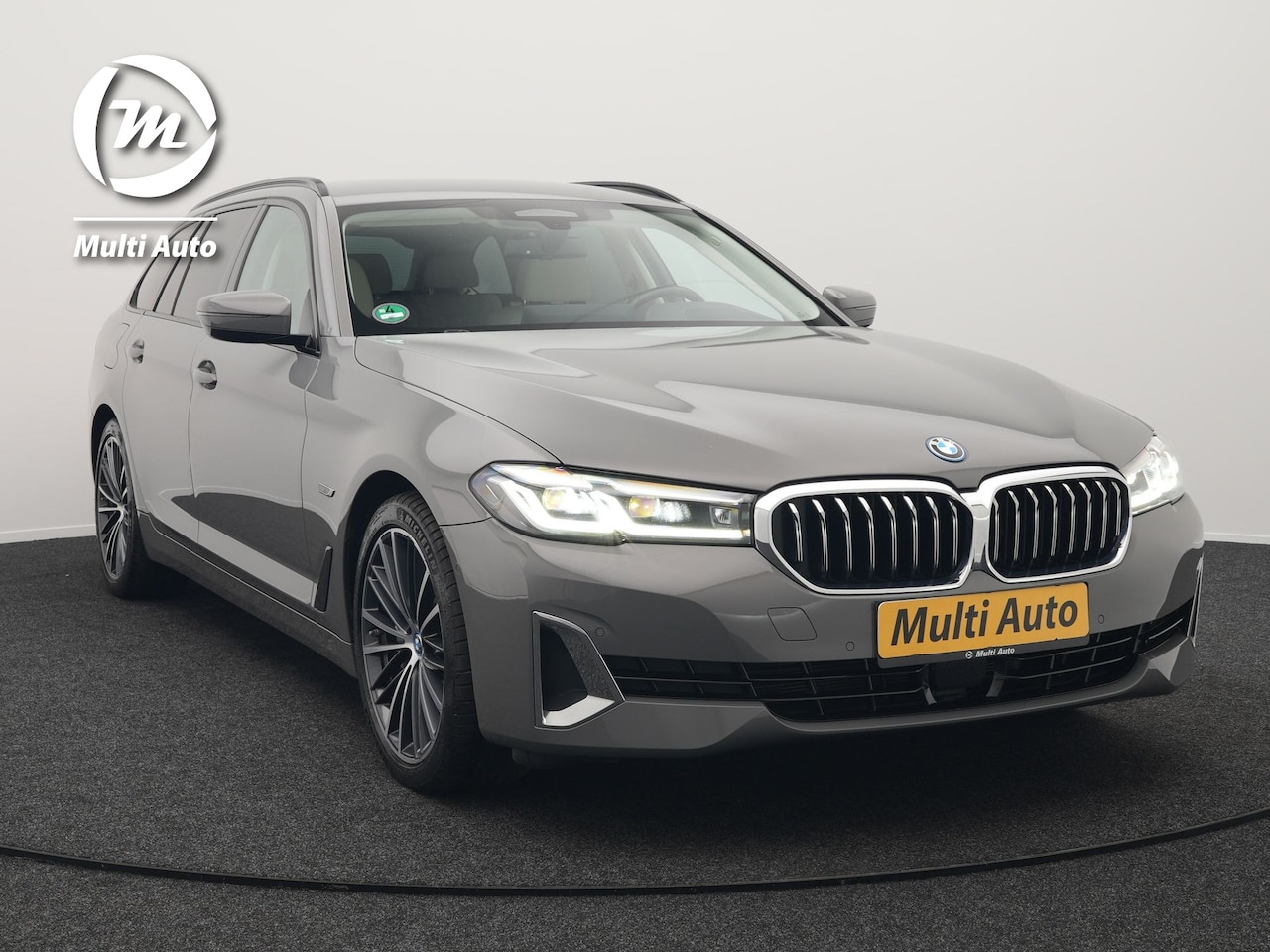 BMW 5-serie Touring - 530e High Executive Plug In Hybrid 293pk Dealer O.H PHEV | Lederen Comfortzetels Massage & - AutoWereld.nl