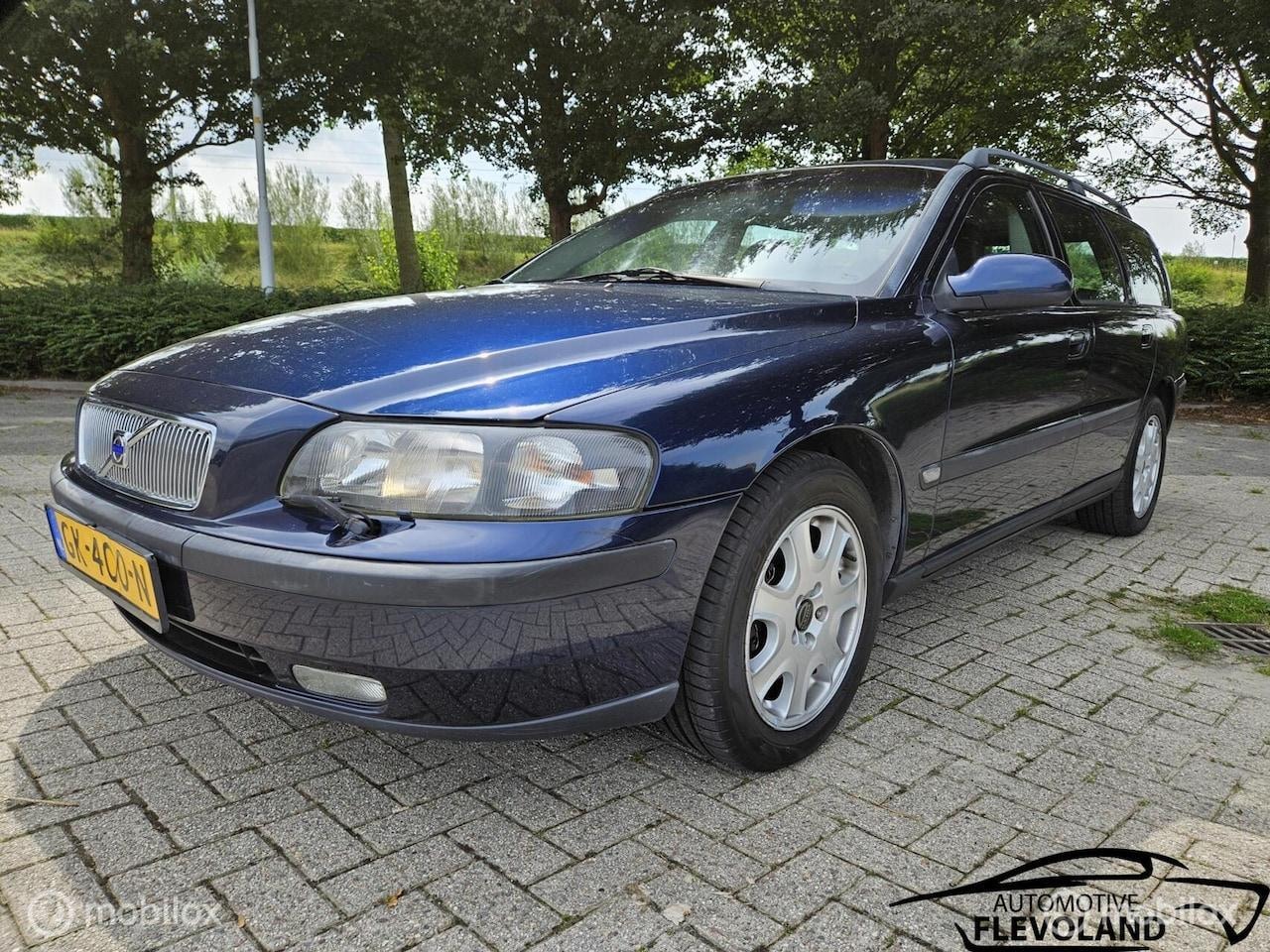 Volvo V70 - 2.4 T 2.4 T, 200PK, Automaat, Airco;O.H. Historie Aanwezig - AutoWereld.nl